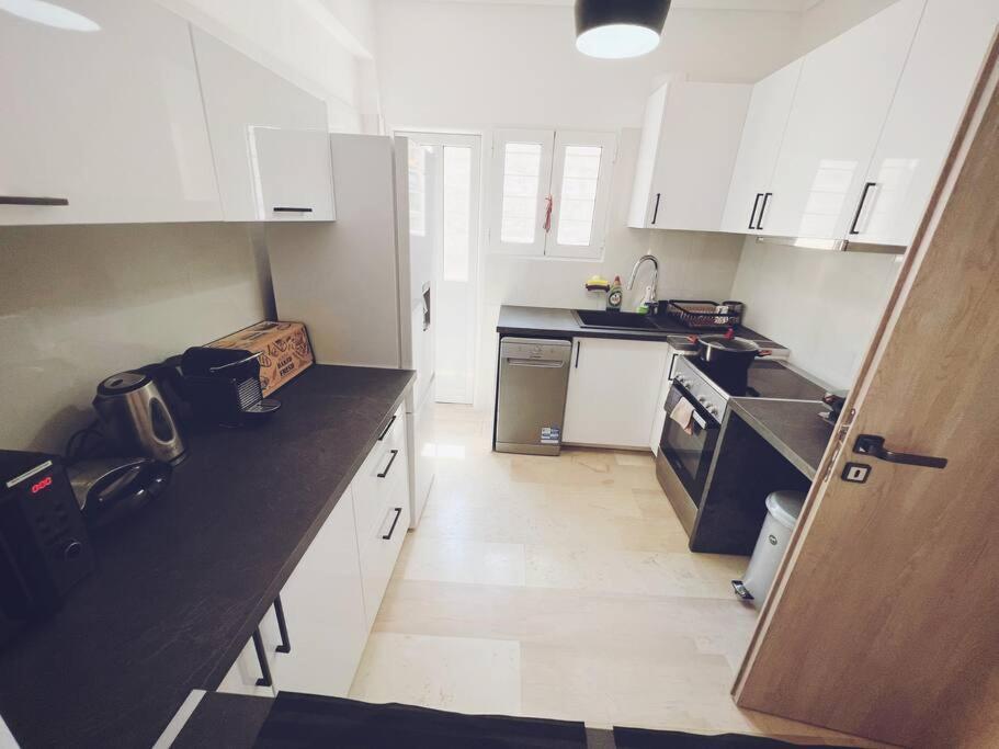 Minimal 3Br Apartment In Athens Exterior photo